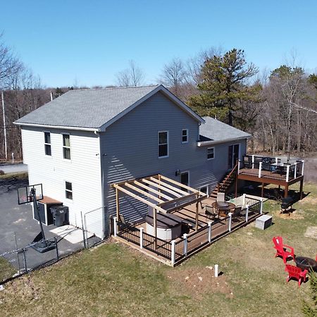 Lakehouse *Hottub*Jacuzzi*Firepit*Bbq*Pool Long Pond Eksteriør billede