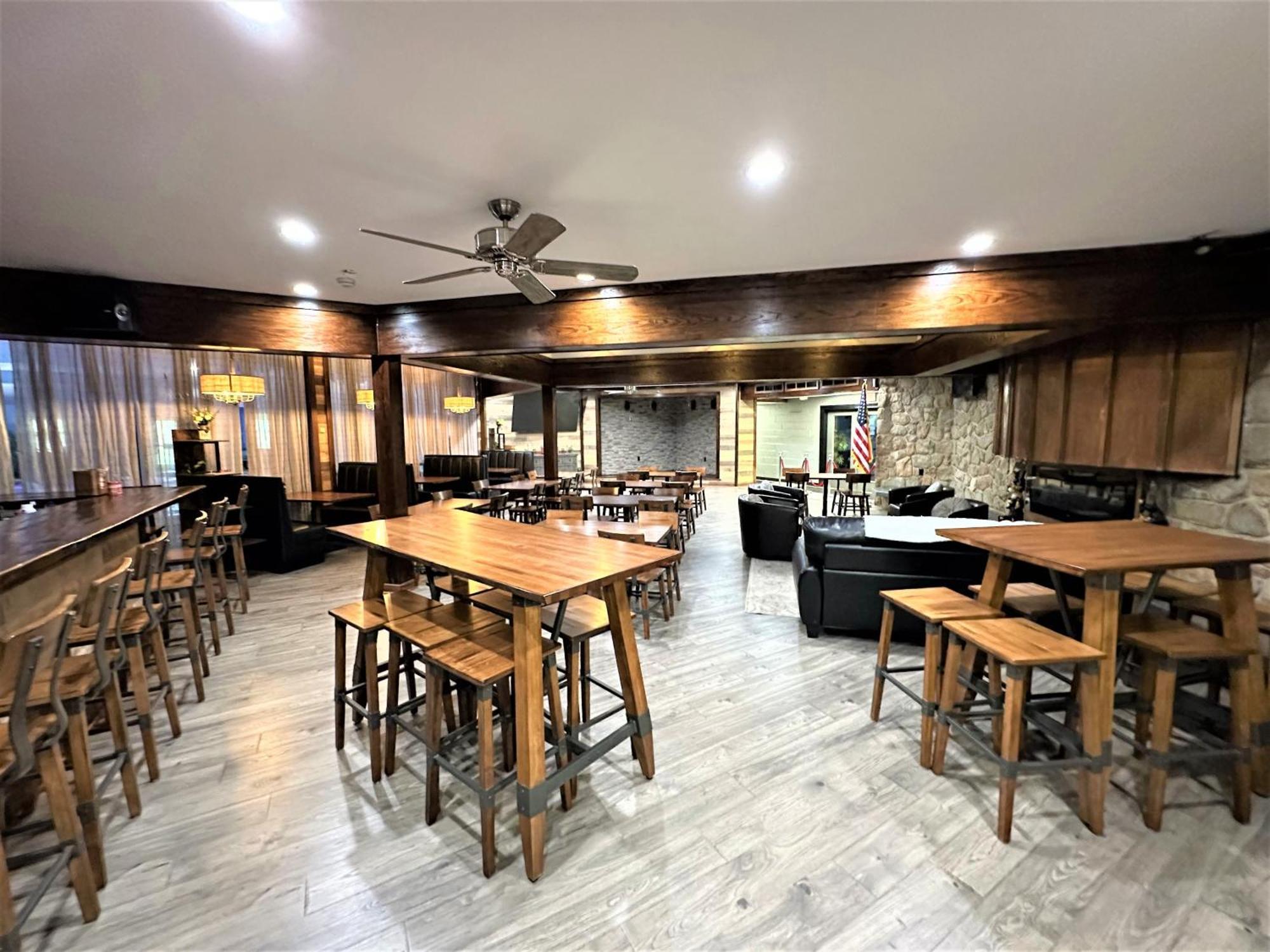 Lakehouse *Hottub*Jacuzzi*Firepit*Bbq*Pool Long Pond Eksteriør billede